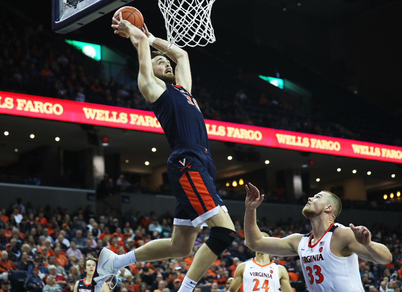 CDP 1014 Uva Hoops 450.JPG